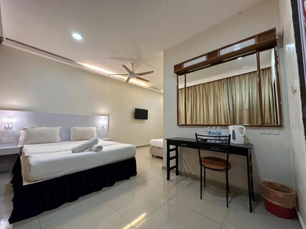 Sun Sega Hotel Perai Exterior foto